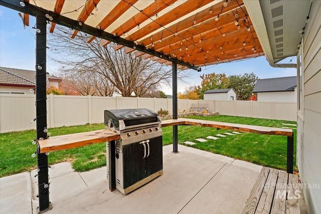 4585 W Everest St, Meridian, ID 83646