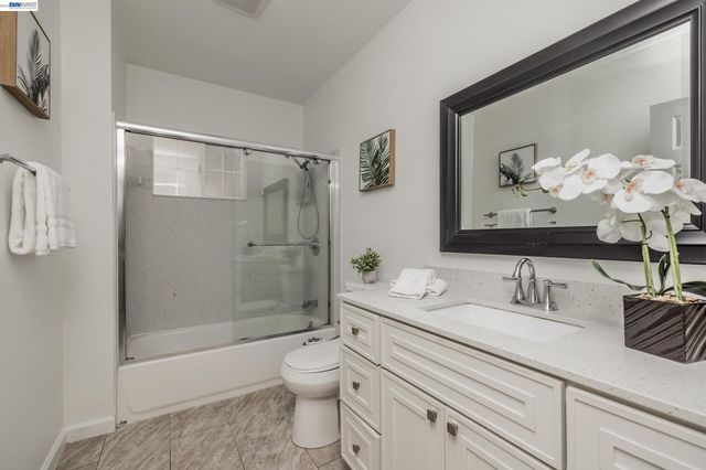 2241 Kelly St, Hayward, CA 94541