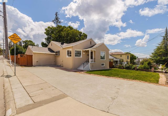 2241 Kelly St, Hayward, CA 94541