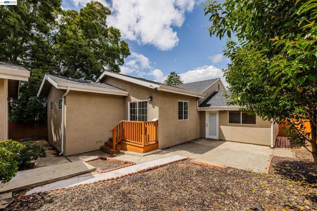 2241 Kelly St, Hayward, CA 94541