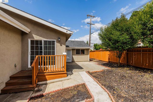 2241 Kelly St, Hayward, CA 94541
