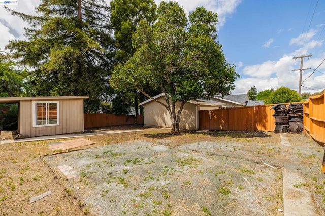 2241 Kelly St, Hayward, CA 94541