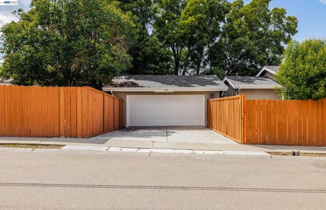 2241 Kelly St, Hayward, CA 94541