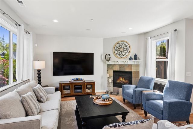 1074 Ridge Street, Mukilteo, WA 98275