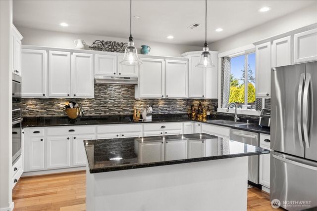 1074 Ridge Street, Mukilteo, WA 98275