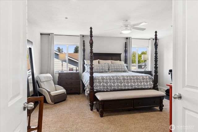 1074 Ridge Street, Mukilteo, WA 98275