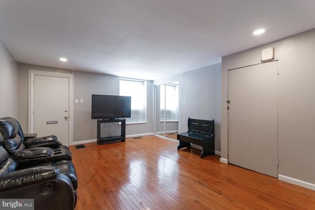 108 ROXBOROUGH AVE, Philadelphia, PA 19127