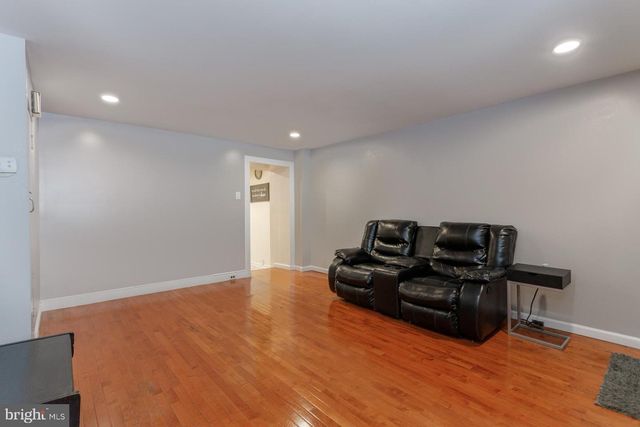 108 ROXBOROUGH AVE, Philadelphia, PA 19127