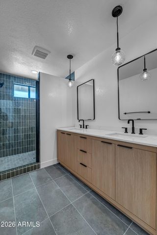 6332 W SHANGRI LA Road, Glendale, AZ 85304