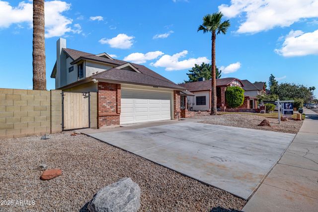 6332 W SHANGRI LA Road, Glendale, AZ 85304