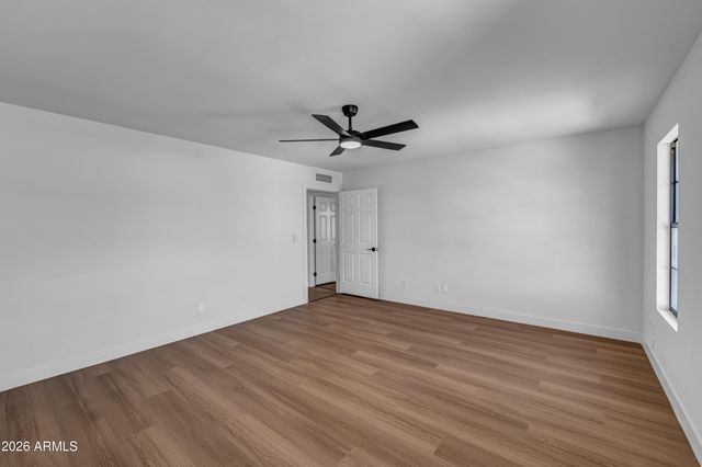 6332 W SHANGRI LA Road, Glendale, AZ 85304