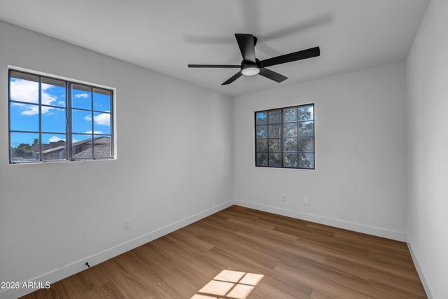 6332 W SHANGRI LA Road, Glendale, AZ 85304