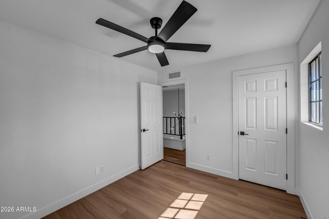 6332 W SHANGRI LA Road, Glendale, AZ 85304