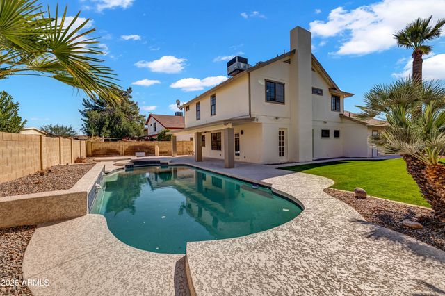 6332 W SHANGRI LA Road, Glendale, AZ 85304