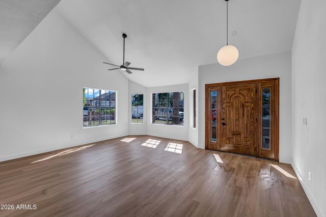 6332 W SHANGRI LA Road, Glendale, AZ 85304