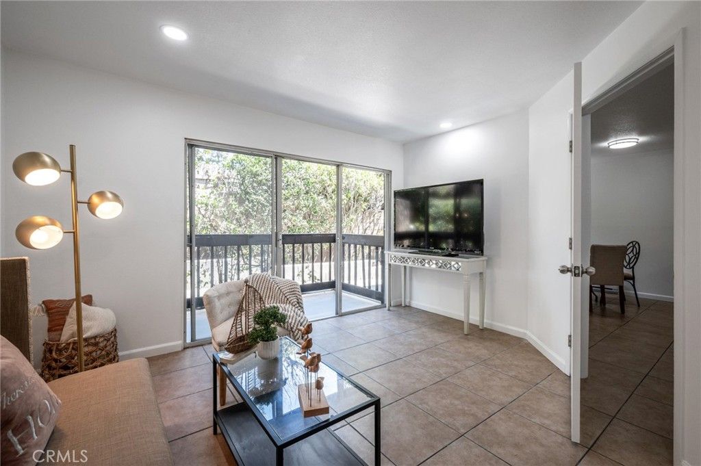 Image 4 of property listing at 378 S Miraleste Drive 426, San Pedro, CA 90732