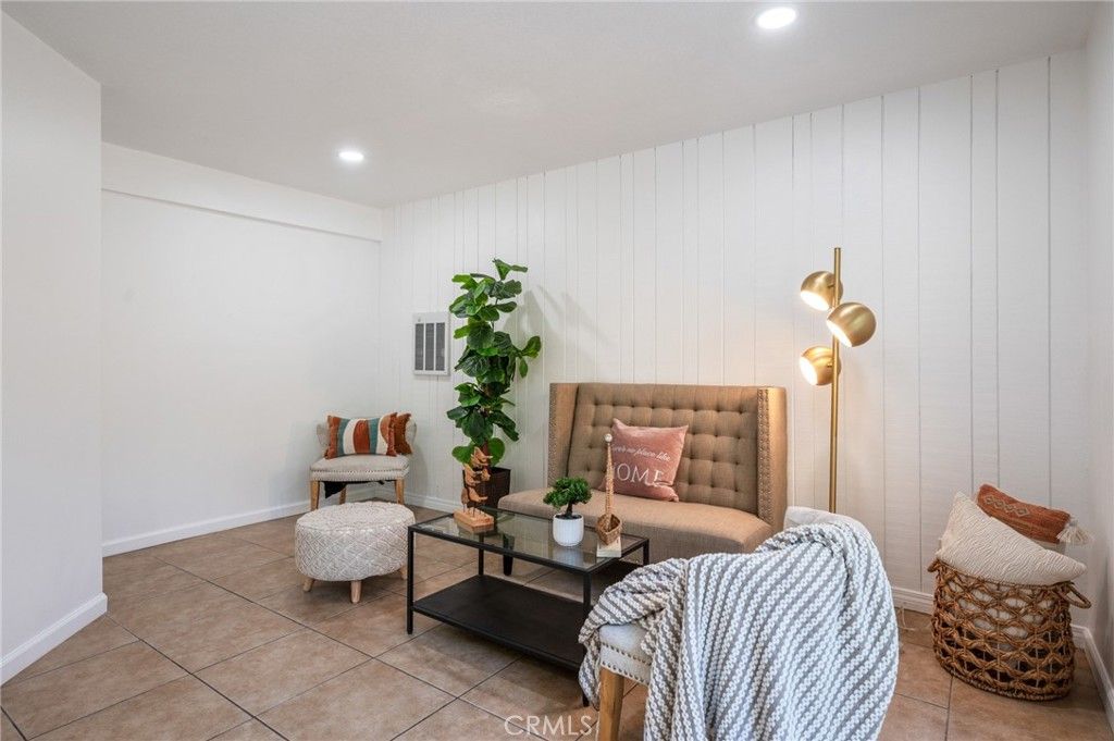 Image 9 of property listing at 378 S Miraleste Drive 426, San Pedro, CA 90732