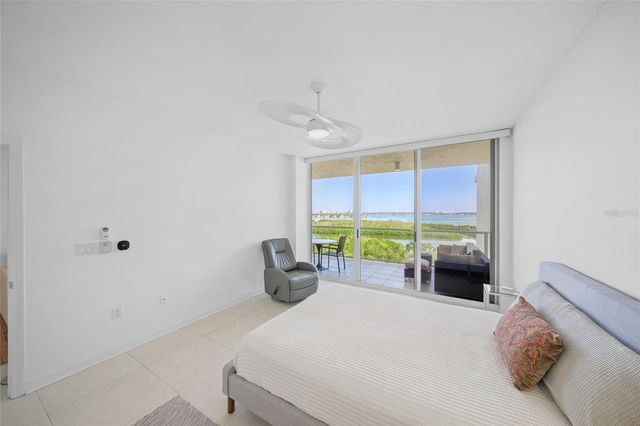 1800 BENJAMIN FRANKLIN DRIVE A1003, Sarasota, FL 34236