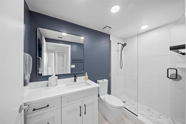 1800 BENJAMIN FRANKLIN DRIVE A1003, Sarasota, FL 34236