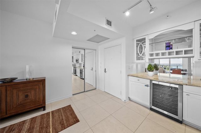 1800 BENJAMIN FRANKLIN DRIVE A1003, Sarasota, FL 34236