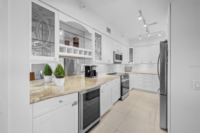 1800 BENJAMIN FRANKLIN DRIVE A1003, Sarasota, FL 34236