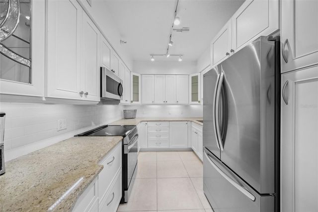 1800 BENJAMIN FRANKLIN DRIVE A1003, Sarasota, FL 34236