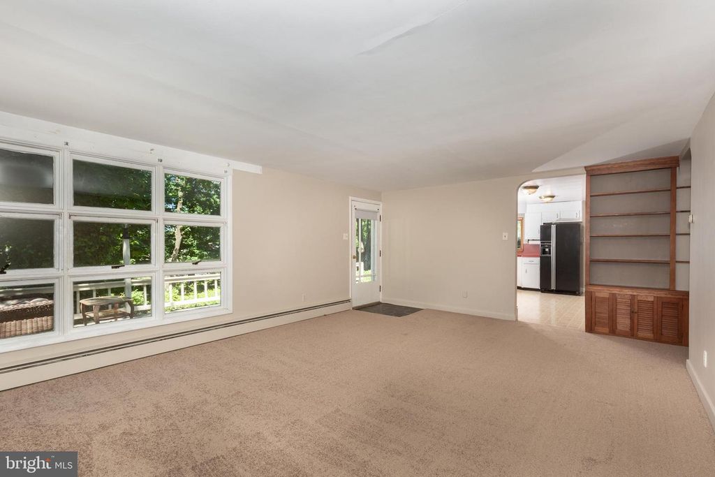 Image 10 of property listing at 1023 CHERRYTOWN RD, Westminster, MD 21158