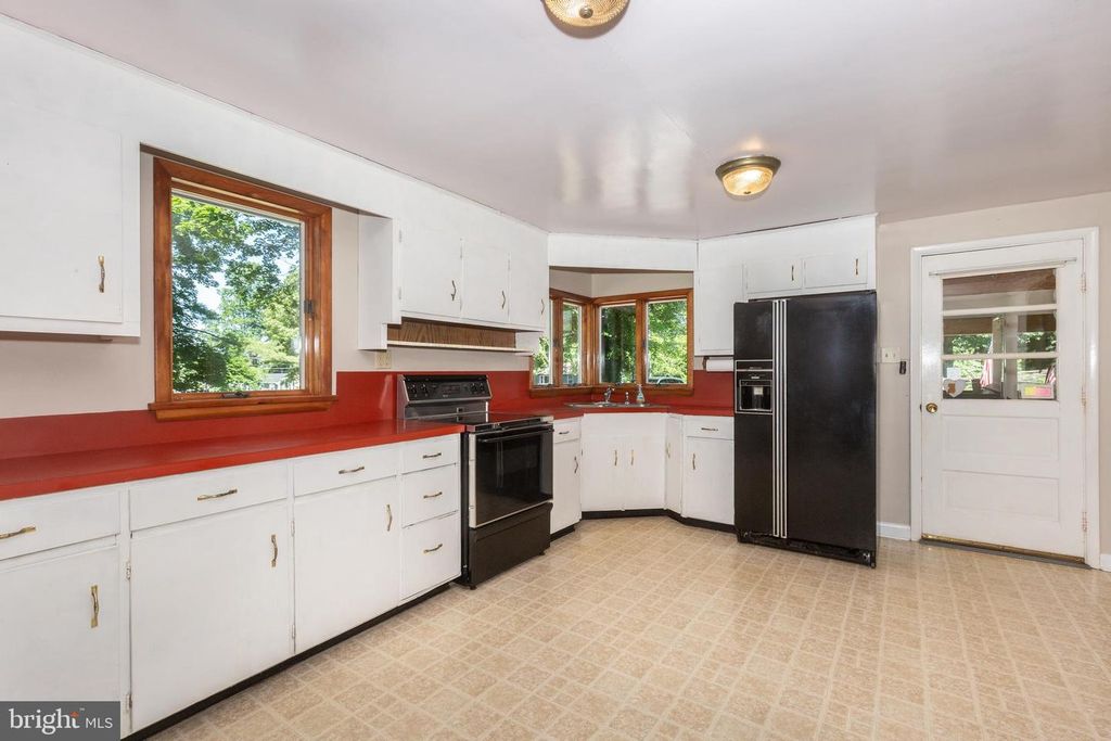 Image 12 of property listing at 1023 CHERRYTOWN RD, Westminster, MD 21158