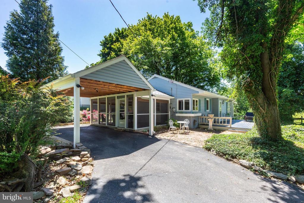 Image 3 of property listing at 1023 CHERRYTOWN RD, Westminster, MD 21158