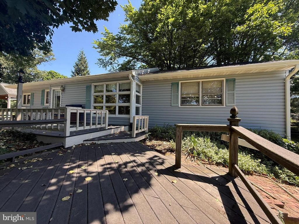 Image 5 of property listing at 1023 CHERRYTOWN RD, Westminster, MD 21158