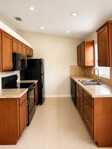 8721 SE 157TH STREET, Summerfield, FL 34491