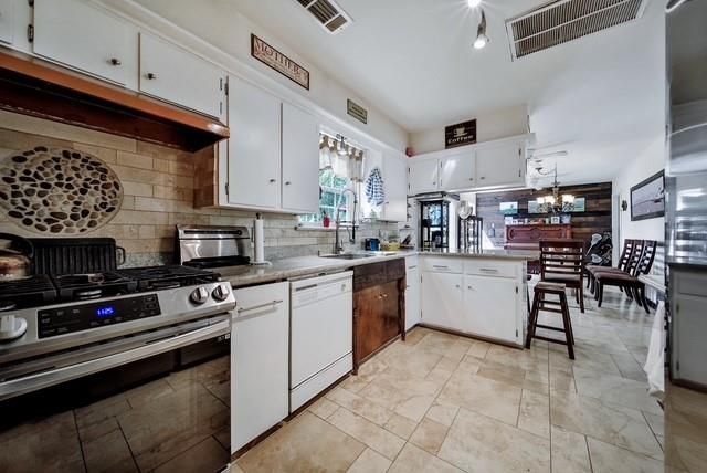 7031 Triola Lane, Houston, TX 77074