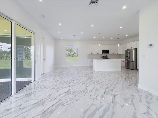 312 SE Via Sangro, Port St. Lucie, FL 34952