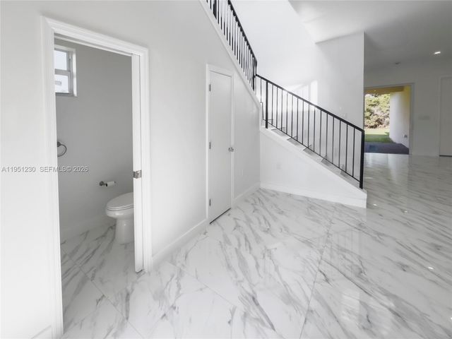 312 SE Via Sangro, Port St. Lucie, FL 34952