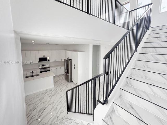 312 SE Via Sangro, Port St. Lucie, FL 34952