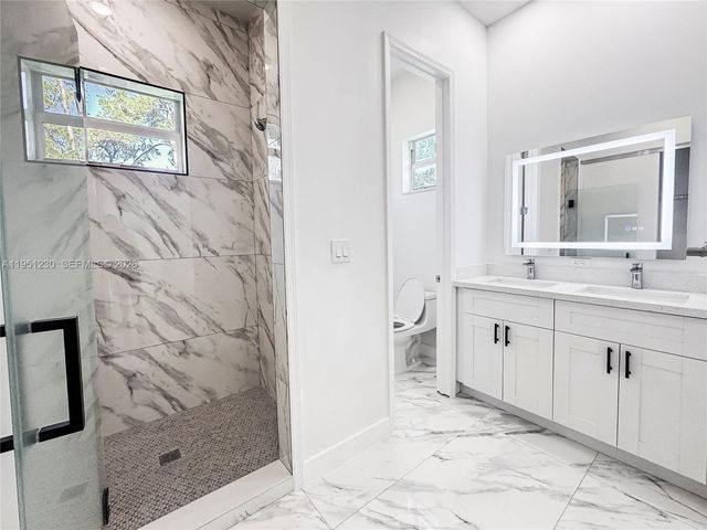 312 SE Via Sangro, Port St. Lucie, FL 34952