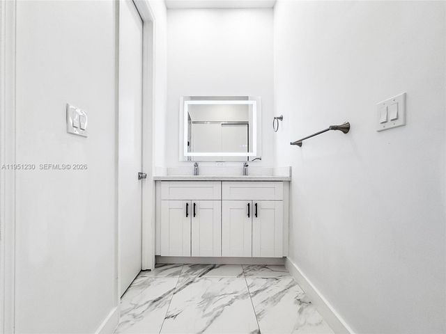 312 SE Via Sangro, Port St. Lucie, FL 34952