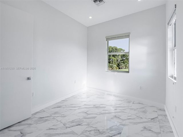 312 SE Via Sangro, Port St. Lucie, FL 34952