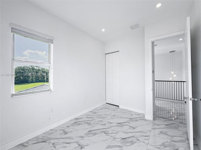 312 SE Via Sangro, Port St. Lucie, FL 34952