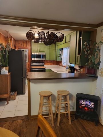 914 Cooper Street, Dixon, IL 61021