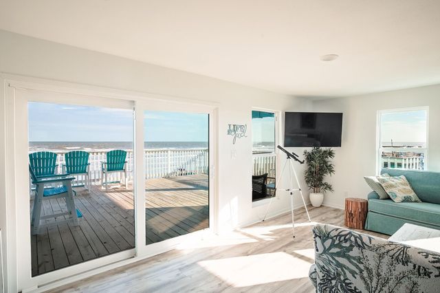 16627 Jamaica Beach Road, Galveston, TX 77554