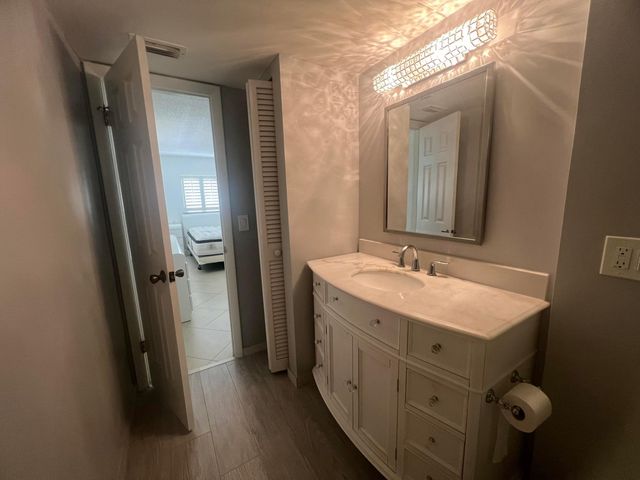 2615 NE 3rd Court 213, Boynton Beach, FL 33435