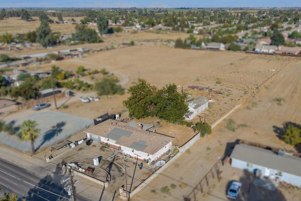 Image 13 of property listing at 10166 S Highland Avenue, Selma, CA 93662
