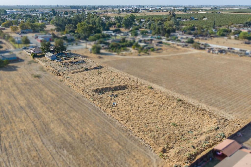 Image 14 of property listing at 10166 S Highland Avenue, Selma, CA 93662