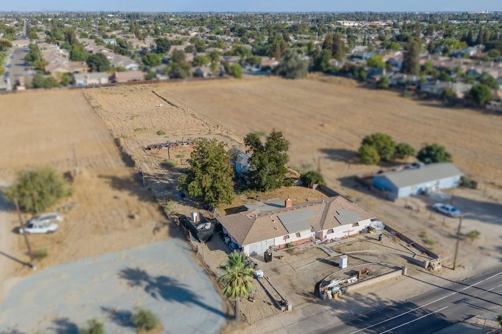 Image 2 of property listing at 10166 S Highland Avenue, Selma, CA 93662