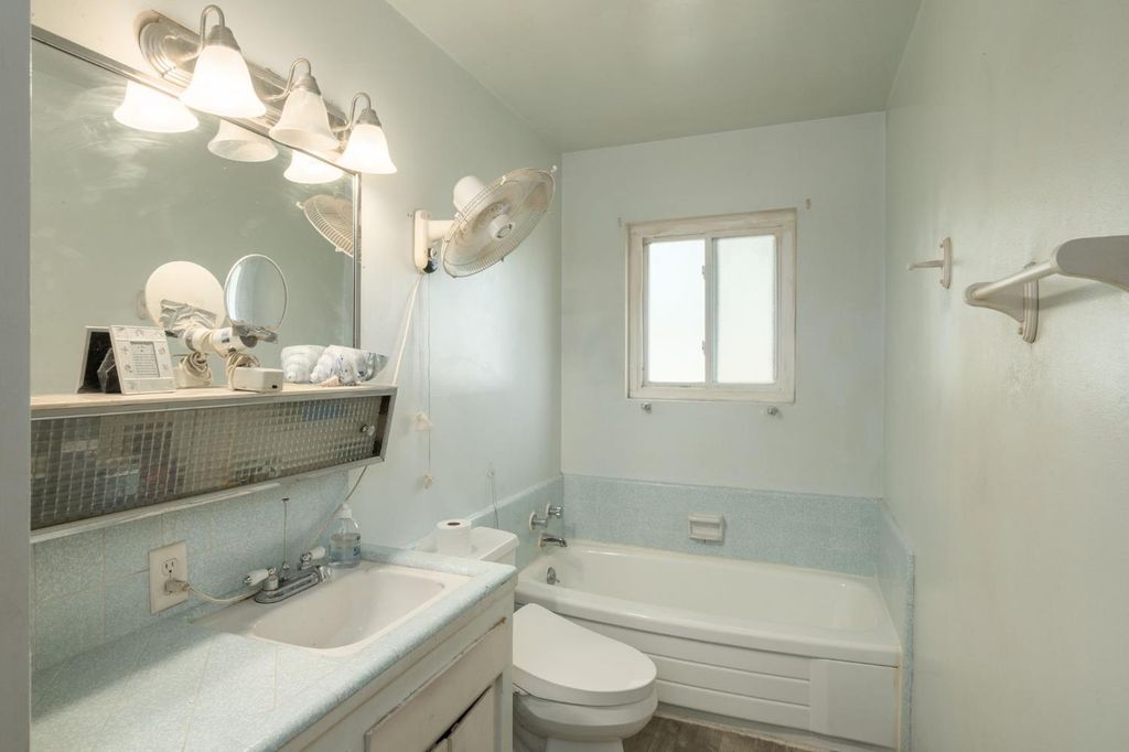 Image 3 of property listing at 10166 S Highland Avenue, Selma, CA 93662