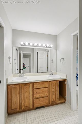 6620 Greene Haven Drive, Village Of Clarkston, MI 48348