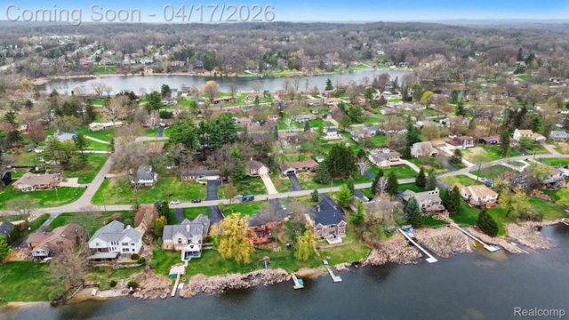 6620 Greene Haven Drive, Village Of Clarkston, MI 48348