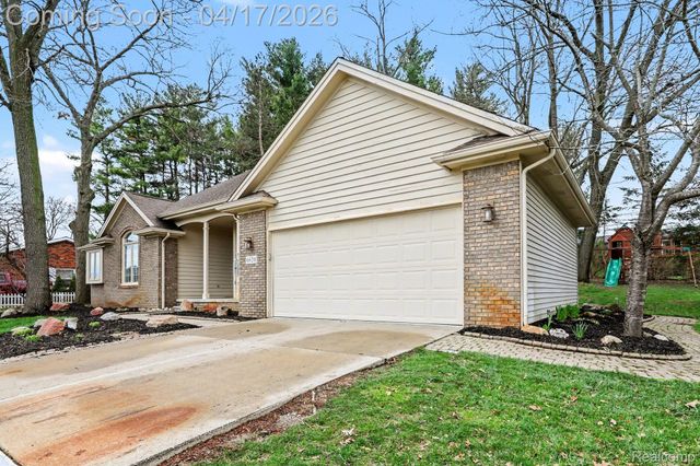 6620 Greene Haven Drive, Village Of Clarkston, MI 48348