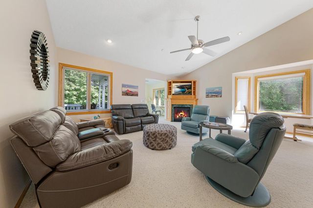 2065 Raspberry Ridge Place NE, Owatonna, MN 55060